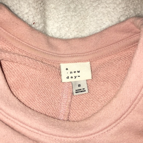 pullover tee - Picture 2 of 5